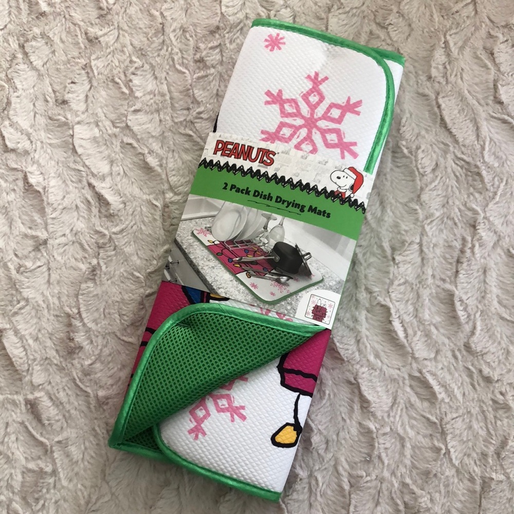 Peanuts SNOOPY Green and Pink Holiday Dish Drying Mats